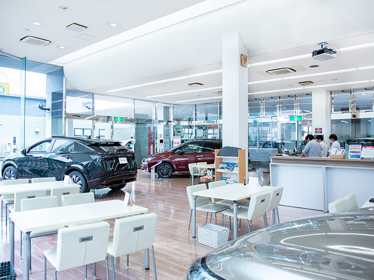 日産大阪販売株式会社 | 堺鳳店 | 外観・内観写真